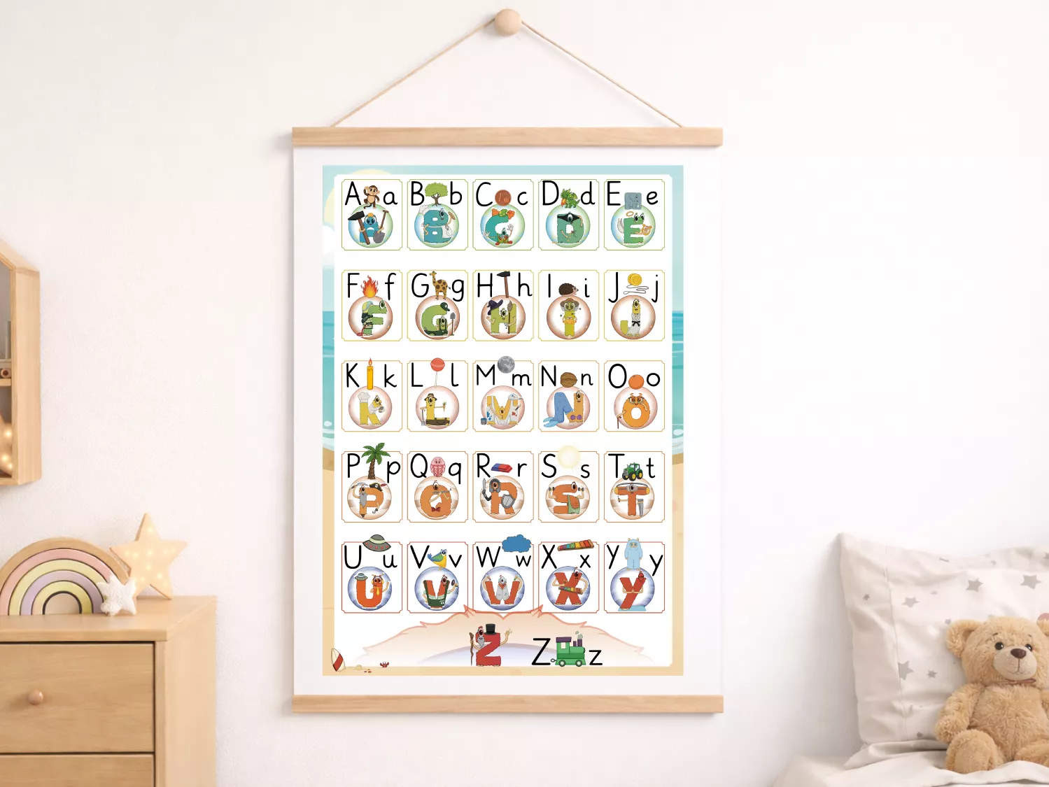 Alonies Alphabetplakat als Einstieg in das spielerische Buchstabenlernen. Die Aloni-Buchstaben begleiten Kinder im Kindergarten und in der Vorschule beim selbstständigen Entdecken von Buchstaben, Formen und ersten Bedeutungen.